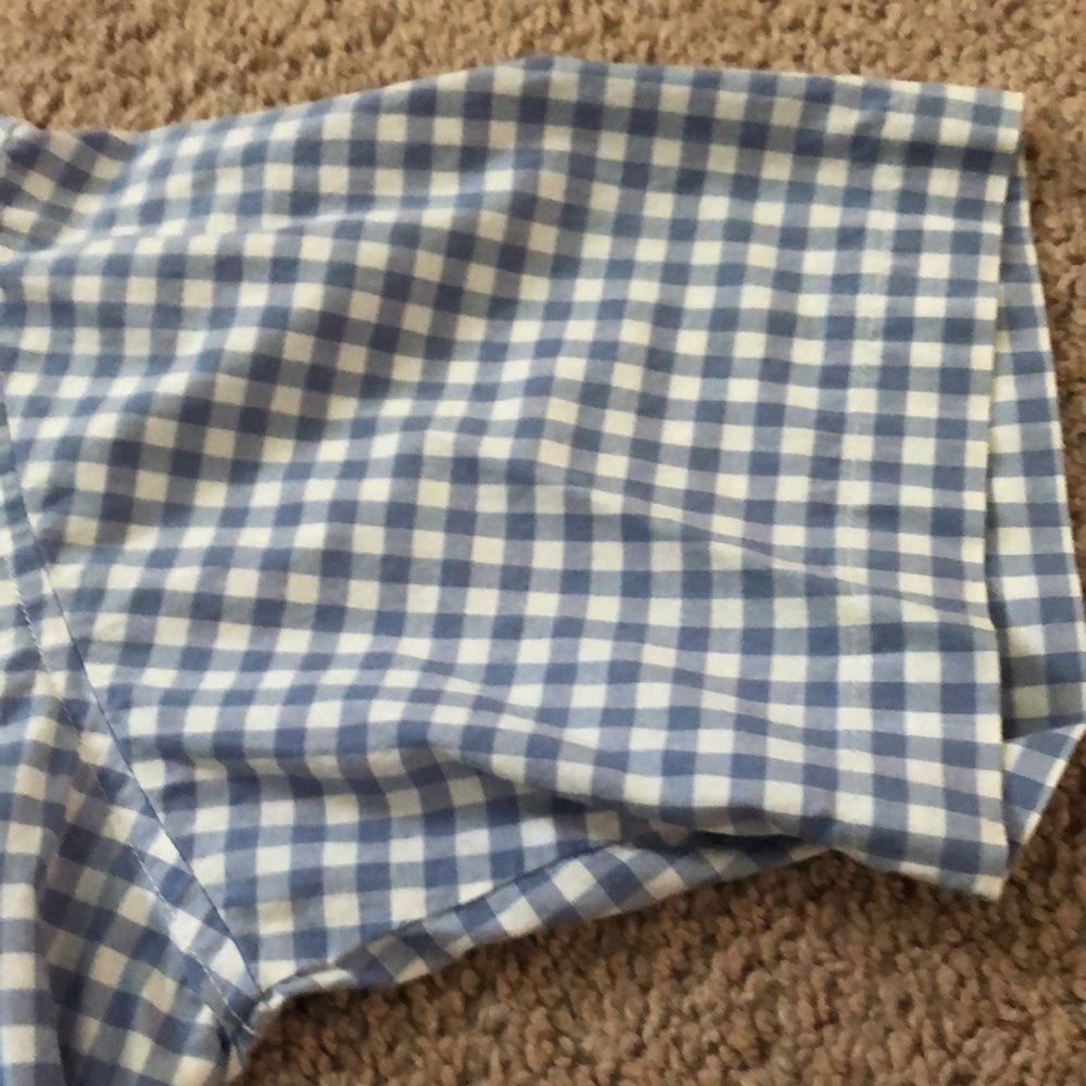 Carhartt- blue and white plaid button down short sleeve- small - Picture 7 of 8